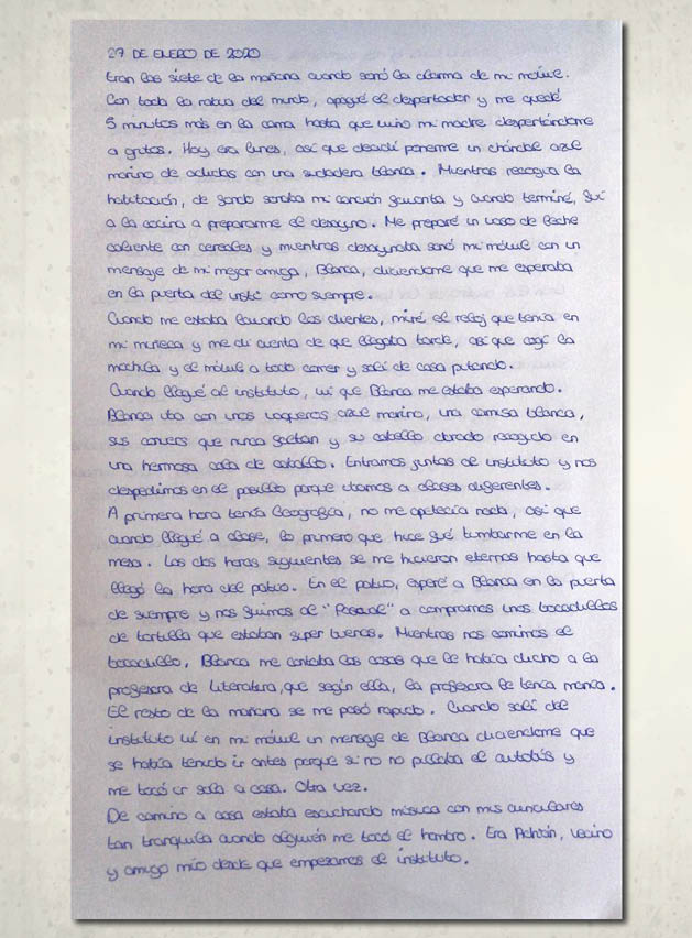 Textos manuscritos sobre 1 hoja de papel tipo folio actual